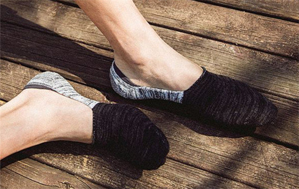 4 Tips To Buy The Right Socks
